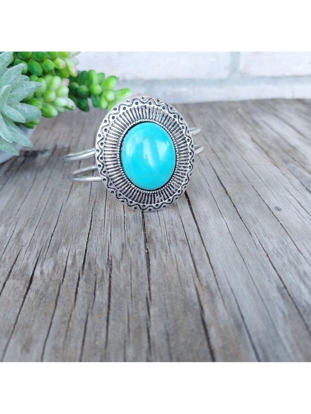 Western Style Turquoise Bangle Cuff Bracelet
